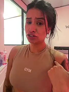 Snapshot of _elektrah chatting on February 2026 04:49:02 PM elektrah online show from February 2026 04:49:02 PM