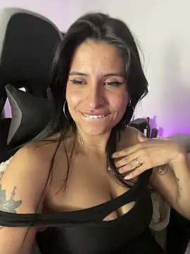 Snapshot of _elektrah chatting on March 2026 03:45:01 AM elektrah online show from March 2026 03:45:01 AM