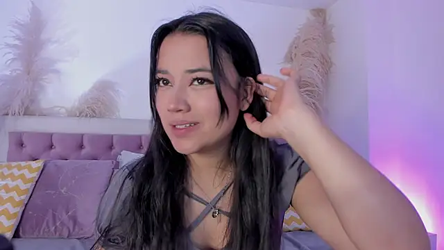 Snapshot of Emelyy_Carter chatting on February 2025 10:48:01 PM Emelyy Carter online show from February 2025 10:48:01 PM