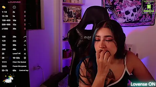 sweetcoralinee online show from September 2025 02:47:02 AM