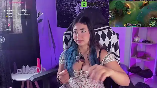 sweetcoralinee online show from March 2026 04:37:01 PM