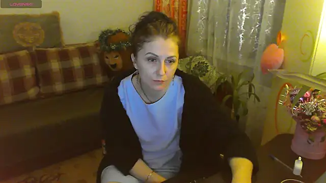 Snapshot of britney_preciouss chatting on January 2025 01:06:01 AM britney preciouss online show from January 2025 01:06:01 AM