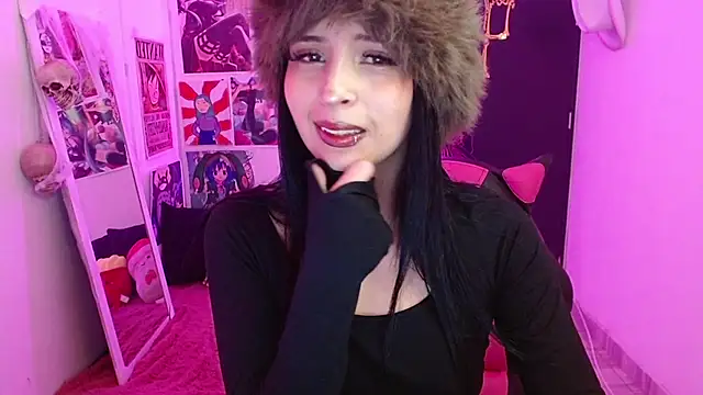 Snapshot of Kind_Scarlett chatting on November 2025 12:44:01 AM Kind Scarlett online show from November 2025 12:44:01 AM