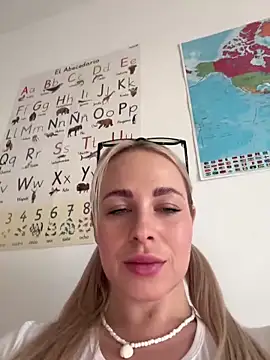 streetdoll online show from January 2025 08:07:02 AM