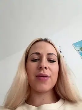 streetdoll online show from February 2025 03:34:01 PM