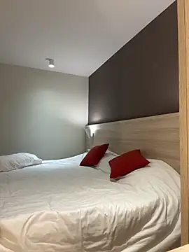 streetdoll online show from September 2025 08:40:01 AM