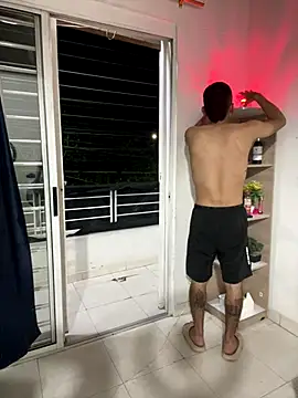 Snapshot of royalgirls_x chatting on October 2025 11:25:02 PM royalgirls x online show from October 2025 11:25:02 PM