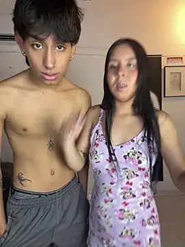 Snapshot of royalgirls_x chatting on November 2025 11:15:01 PM royalgirls x online show from November 2025 11:15:01 PM