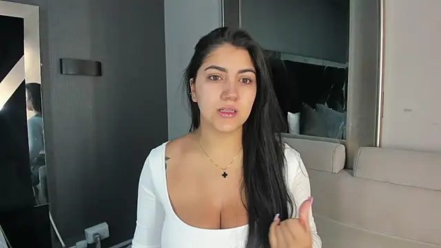 Snapshot of PaulinaDuarte chatting on April 2026 11:55:02 AM PaulinaDuarte online show from April 2026 11:55:02 AM