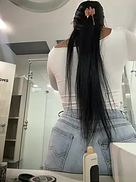 Snapshot of PaulinaDuarte chatting on April 2026 11:27:02 AM PaulinaDuarte online show from April 2026 11:27:02 AM