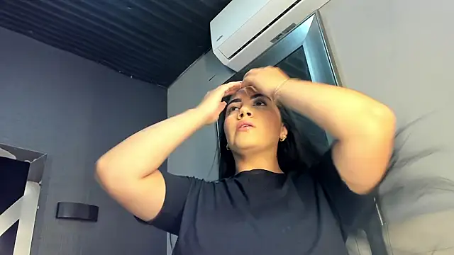 Snapshot of PaulinaDuarte chatting on May 2026 11:16:01 AM PaulinaDuarte online show from May 2026 11:16:01 AM