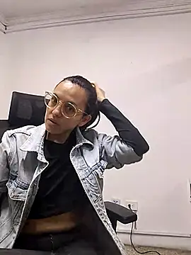 dalilla macherano online show from March 2025 08:31:01 PM