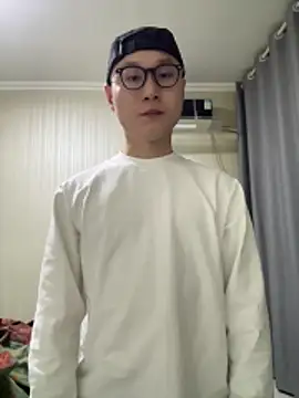 Snapshot of Eric246 chatting on February 2026 04:51:01 PM Eric246 online show from February 2026 04:51:01 PM