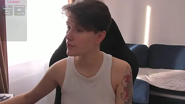 Snapshot of JessieFlower chatting on February 2026 07:43:02 AM JessieFlower online show from February 2026 07:43:02 AM