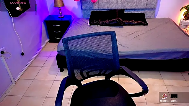 Lana stone  online show from September 2025 03:28:01 AM