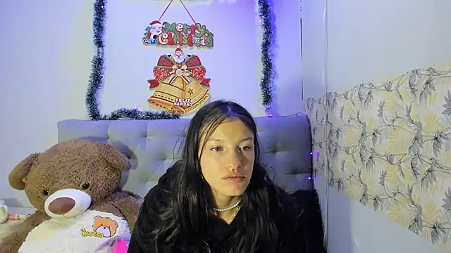 Snapshot of Emma-Wilson chatting on December 2024 03:58:02 AM Emma-Wilson online show from December 2024 03:58:02 AM