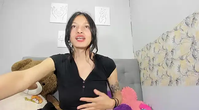 Snapshot of Emma-Wilson chatting on January 2025 04:36:01 AM Emma-Wilson online show from January 2025 04:36:01 AM