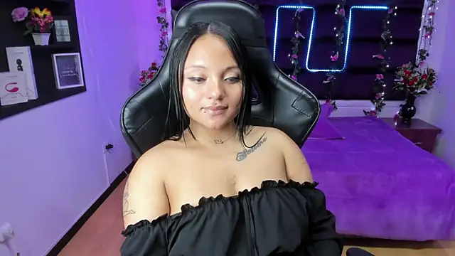 Snapshot of sweelanna__ chatting on February 2025 08:44:02 AM sweelanna online show from February 2025 08:44:02 AM