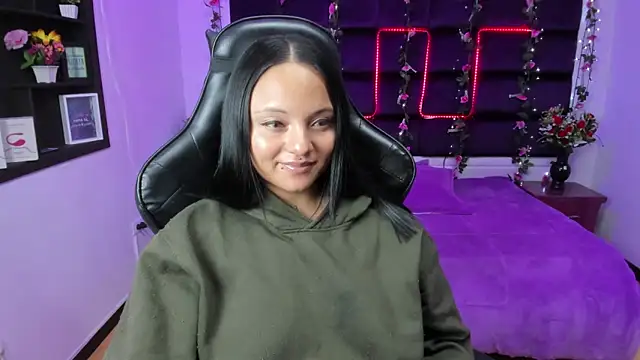 Snapshot of sweelanna__ chatting on February 2025 05:15:02 AM sweelanna online show from February 2025 05:15:02 AM
