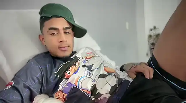 Snapshot of dominic_brandd23 chatting on December 2024 12:54:02 AM dominic brandd23 online show from December 2024 12:54:02 AM