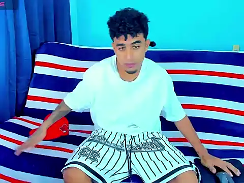 Snapshot of dominic_brandd23 chatting on September 2025 07:25:01 PM dominic brandd23 online show from September 2025 07:25:01 PM