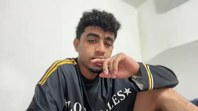 Snapshot of dominic_brandd23 chatting on September 2025 09:16:01 PM dominic brandd23 online show from September 2025 09:16:01 PM