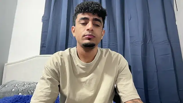 Snapshot of dominic_brandd23 chatting on October 2025 05:18:02 AM dominic brandd23 online show from October 2025 05:18:02 AM