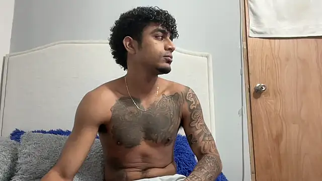 Snapshot of dominic_brandd23 chatting on November 2025 05:00:02 PM dominic brandd23 online show from November 2025 05:00:02 PM