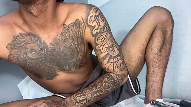 Snapshot of dominic_brandd23 chatting on December 2025 01:56:02 AM dominic brandd23 online show from December 2025 01:56:02 AM