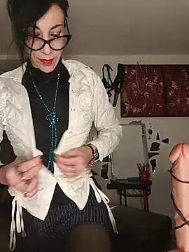 freyamoret online show from May 2026 01:57:02 AM