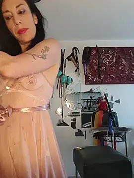 freyamoret online show from June 2026 04:56:01 AM