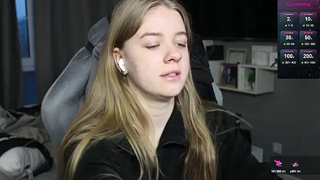 Snapshot of candy_maggie chatting on December 2024 12:59:02 PM candy maggie online show from December 2024 12:59:02 PM