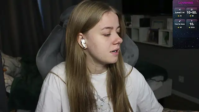 Snapshot of candy_maggie chatting on December 2024 12:49:01 PM candy maggie online show from December 2024 12:49:01 PM