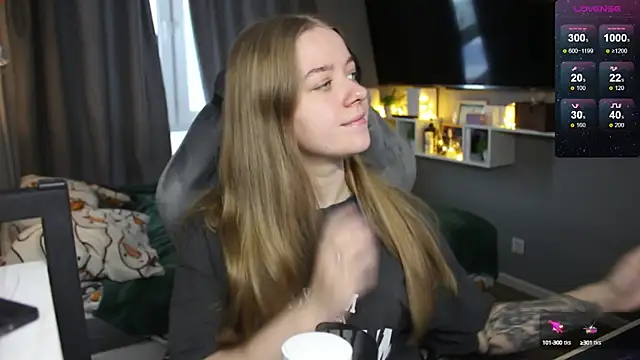 Snapshot of candy_maggie chatting on December 2024 10:18:02 AM candy maggie online show from December 2024 10:18:02 AM