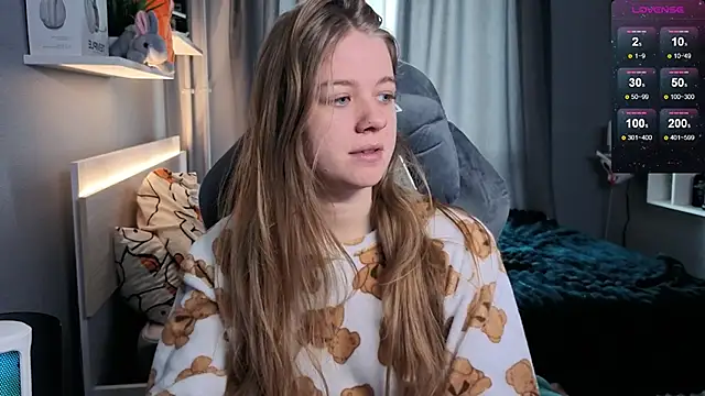 Snapshot of candy_maggie chatting on March 2025 09:43:01 AM candy maggie online show from March 2025 09:43:01 AM