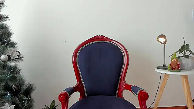 Snapshot of cuddlingbunny chatting on December 2024 09:11:01 PM cuddlingbunny online show from December 2024 09:11:01 PM