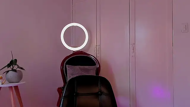 Snapshot of cuddlingbunny chatting on December 2024 07:59:02 PM cuddlingbunny online show from December 2024 07:59:02 PM