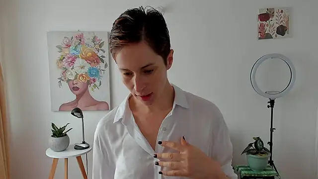 Snapshot of cuddlingbunny chatting on February 2025 03:27:02 PM cuddlingbunny online show from February 2025 03:27:02 PM