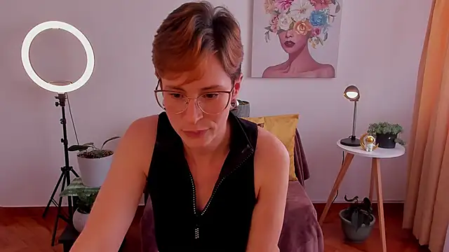 Snapshot of cuddlingbunny chatting on February 2025 09:23:01 PM cuddlingbunny online show from February 2025 09:23:01 PM