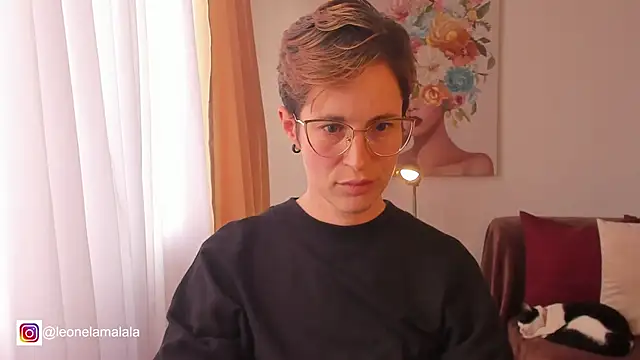 Snapshot of cuddlingbunny chatting on March 2025 10:55:02 PM cuddlingbunny online show from March 2025 10:55:02 PM