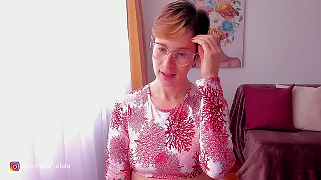 Snapshot of cuddlingbunny chatting on March 2025 03:45:02 PM cuddlingbunny online show from March 2025 03:45:02 PM