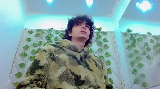 Snapshot of Sr_BonnyEthan chatting on December 2024 01:39:02 PM Sr BonnyEthan online show from December 2024 01:39:02 PM