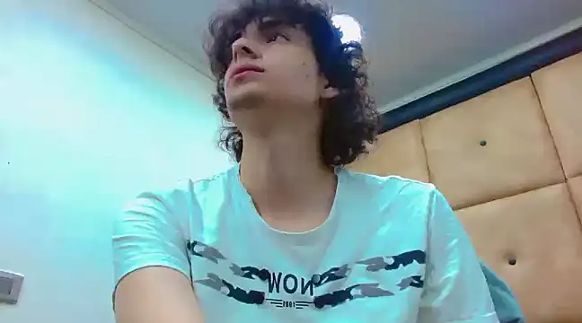 Snapshot of Sr_BonnyEthan chatting on December 2024 01:52:02 PM Sr BonnyEthan online show from December 2024 01:52:02 PM