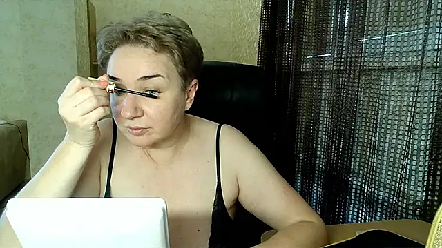 Snapshot of Ellarossxxx chatting on September 2025 08:50:02 AM Ellarossxxx online show from September 2025 08:50:02 AM