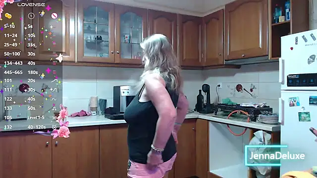 JennaDeluxe online show from June 2026 07:06:02 AM