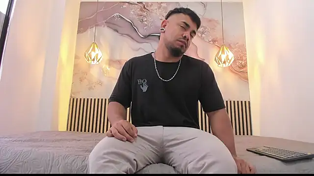 BrianMalonee online show from October 2025 12:08:02 PM