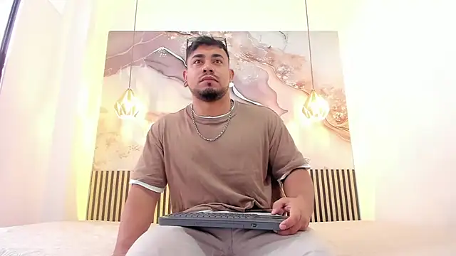 BrianMalonee online show from November 2025 11:54:01 AM