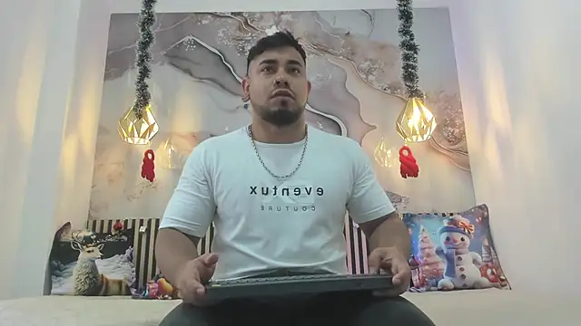 BrianMalonee online show from December 2025 12:03:02 PM