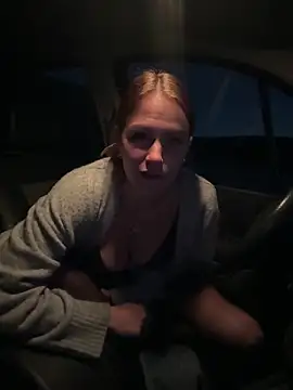 selenaluvv online show from December 2024 05:43:01 PM