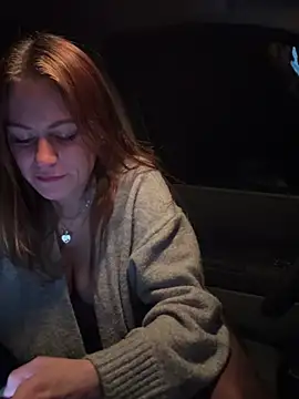 selenaluvv online show from February 2025 07:57:02 PM